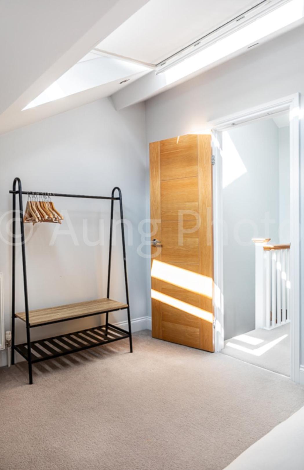 Exceptional 2 Bed Boutique Home In Милл-Хилл Экстерьер фото
